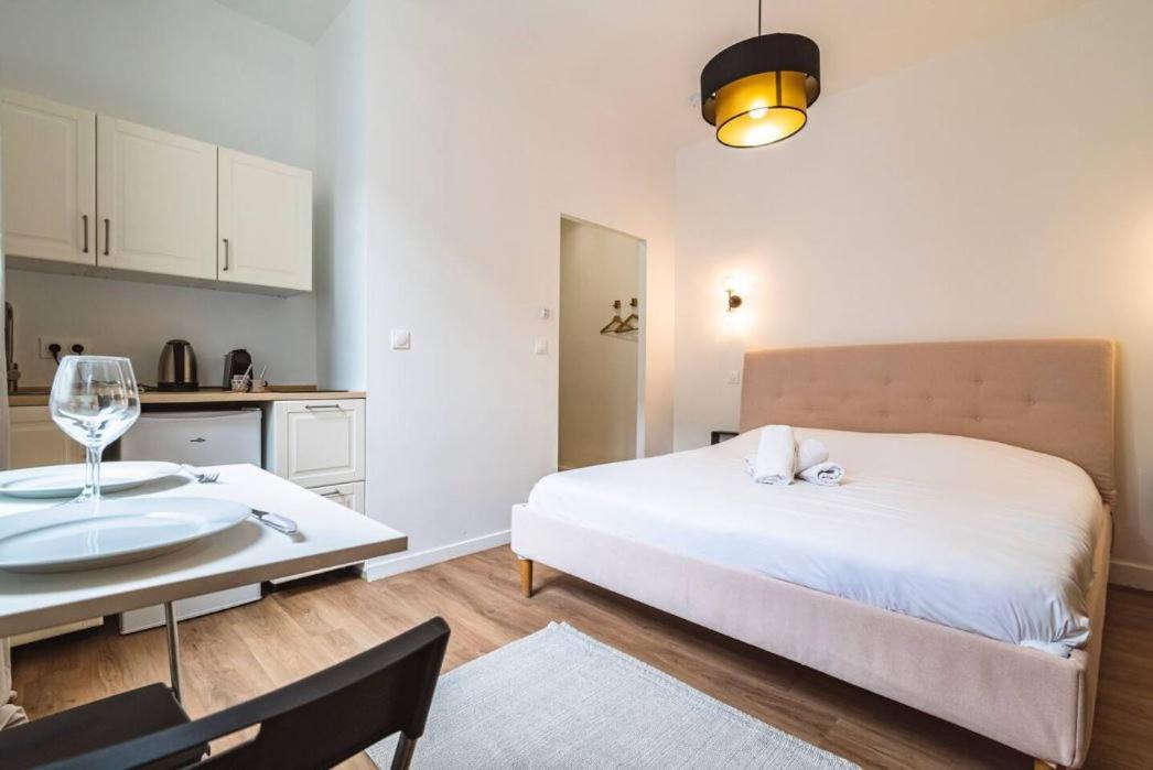 Pink, Appartement En Plein Coeur De Reims Eksteriør bilde