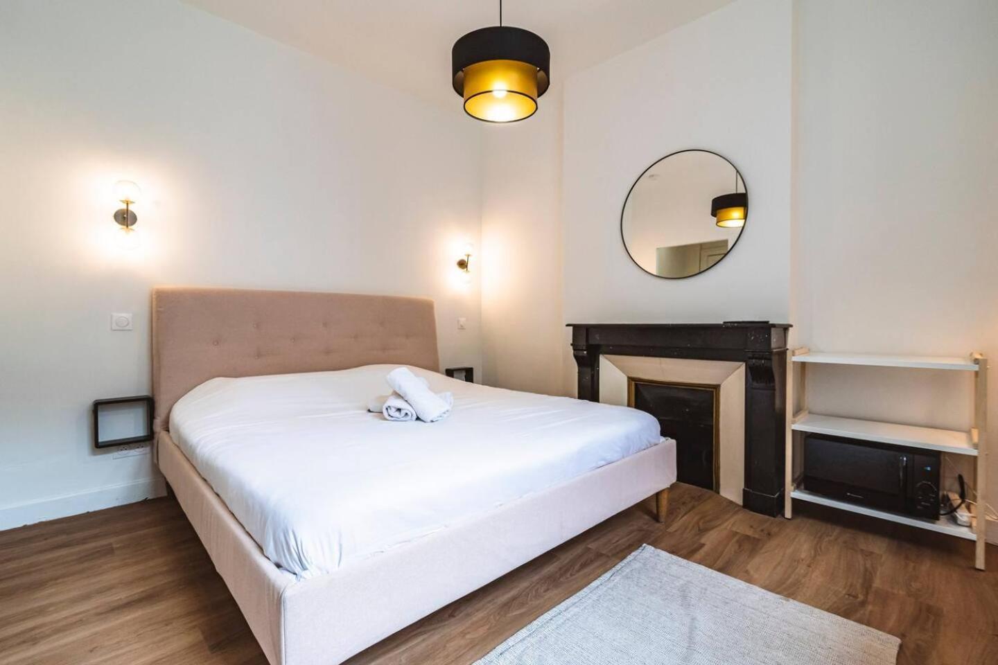 Pink, Appartement En Plein Coeur De Reims Eksteriør bilde