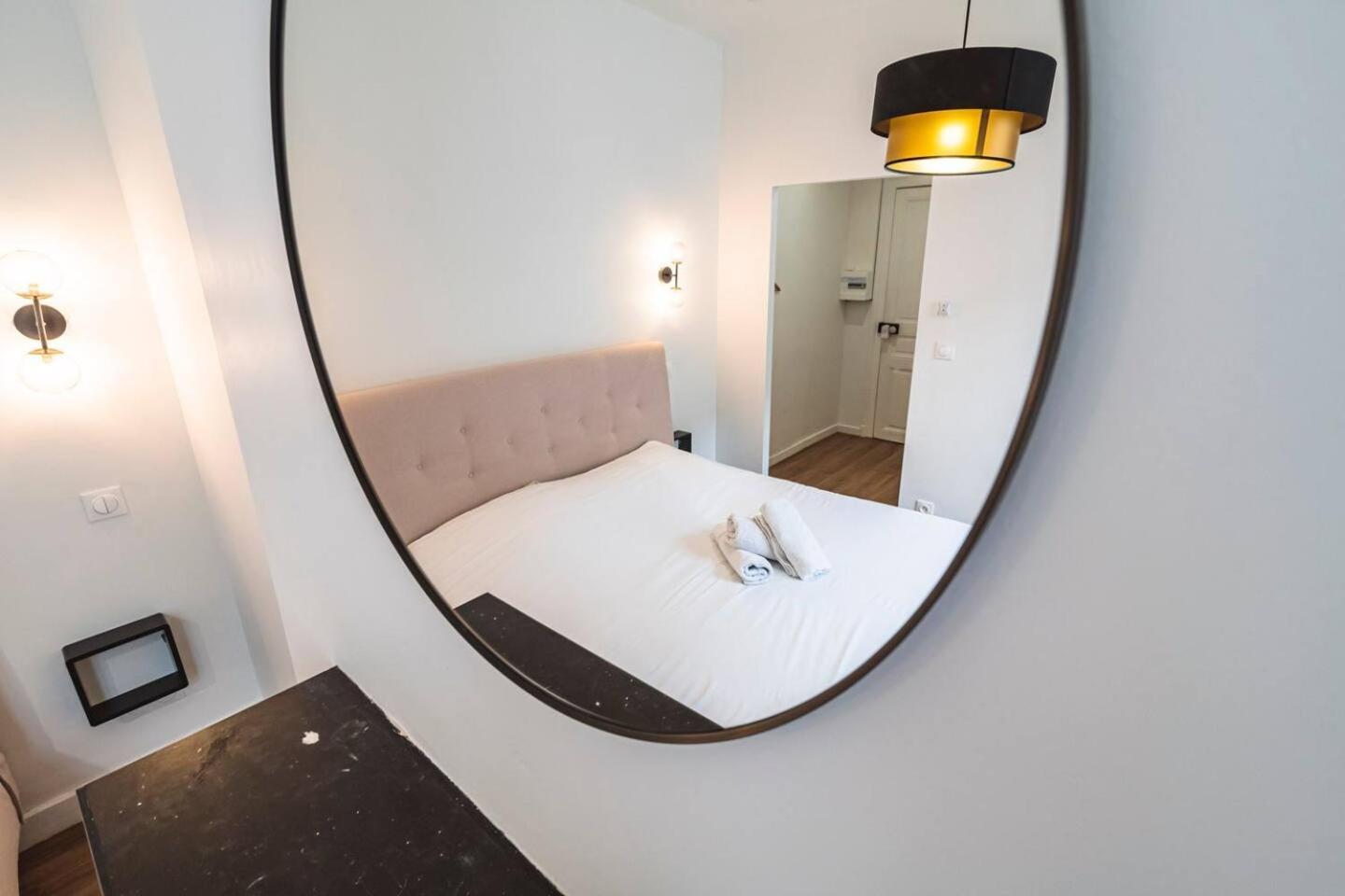 Pink, Appartement En Plein Coeur De Reims Eksteriør bilde