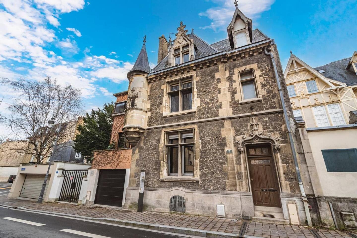 Pink, Appartement En Plein Coeur De Reims Eksteriør bilde