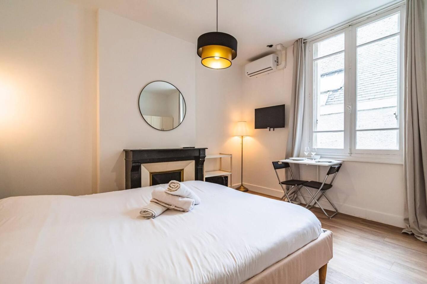 Pink, Appartement En Plein Coeur De Reims Eksteriør bilde